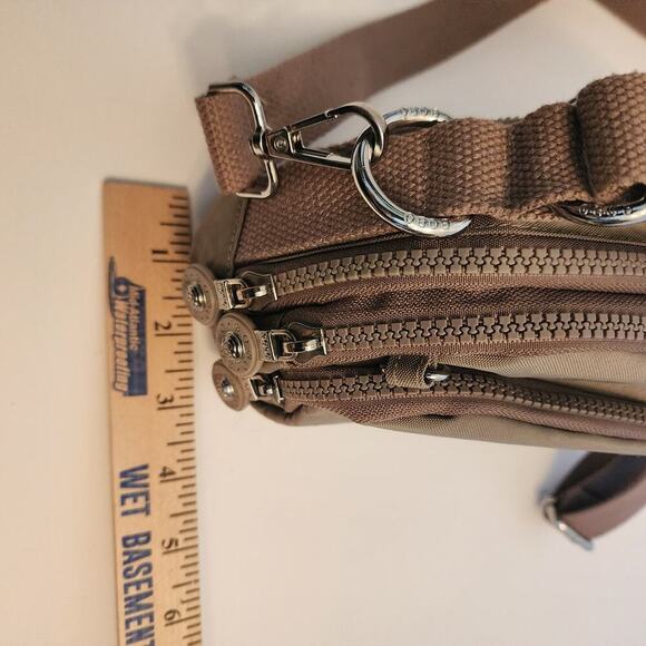 Bobo‎ Xiuxian Women's Olive Green Crossbody Bag - Picture 11 of 11